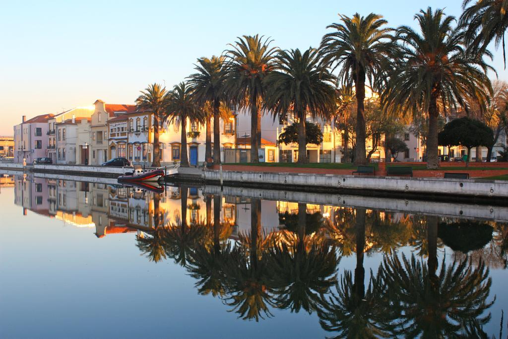 Peters Guesthouse Aveiro Exteriör bild